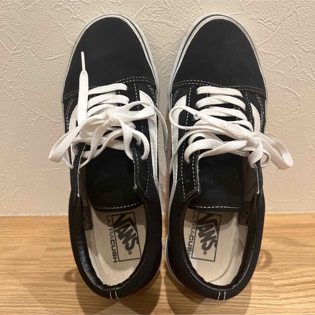 VANS(ヴァンズ)のVANS オールドスクール　クロ　25.5センチ レディースの靴/シューズ(スニーカー)の商品写真