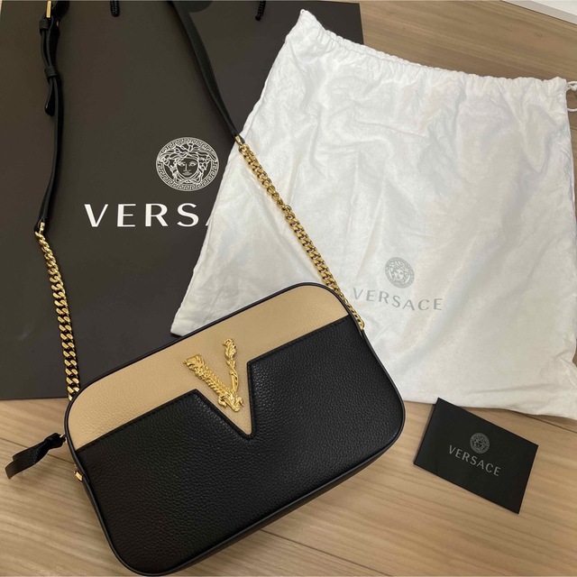 VERSACE   Versace レディースショルダーバックの通販 by chichan's