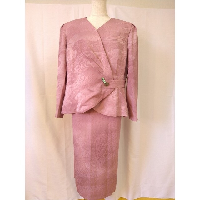 スカートスーツ　セットアップ　ヴィンテージ　ピンク　サンミリア レディースのフォーマル/ドレス(スーツ)の商品写真
