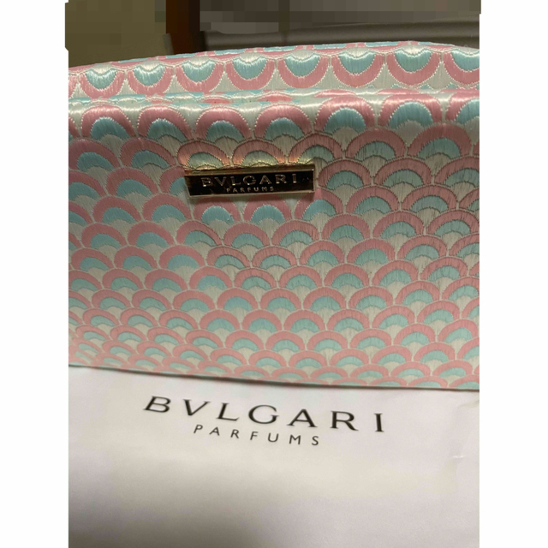 BVLGARI(ブルガリ)の[新品　未使用]  ブルガリ ライトブルー＆ピンクポーチ【ノベルティ】 レディースのファッション小物(ポーチ)の商品写真