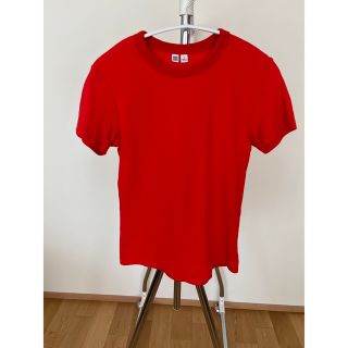 ユニクロ(UNIQLO)のユニクロ　U Tシャツ　赤　M(Tシャツ(半袖/袖なし))