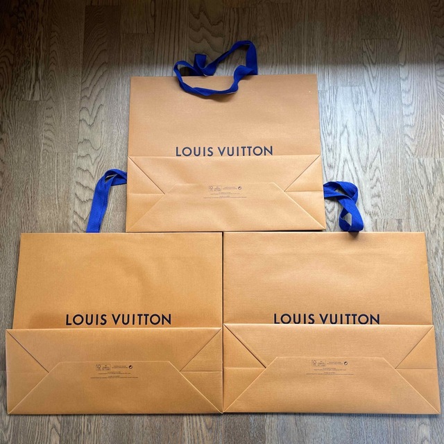 LOUIS VUITTON(ルイヴィトン)のルイヴィトン　紙袋（中）3枚 レディースのバッグ(ショップ袋)の商品写真