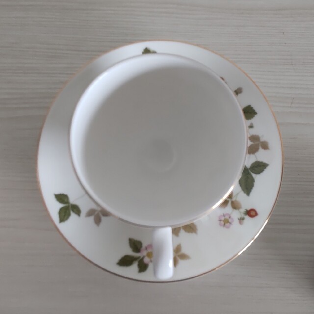 WEDGWOOD(ウェッジウッド)の☆未使用美品！☆ウェッジウッド ワイルドストロベリー C/S 2客 インテリア/住まい/日用品のキッチン/食器(食器)の商品写真