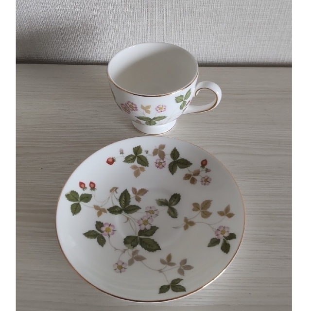 WEDGWOOD(ウェッジウッド)の☆未使用美品！☆ウェッジウッド ワイルドストロベリー C/S 2客 インテリア/住まい/日用品のキッチン/食器(食器)の商品写真