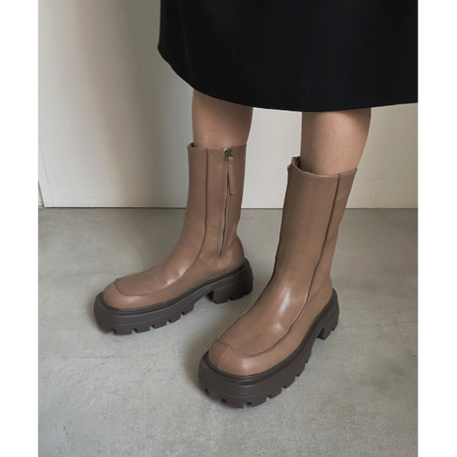 【値下げ中！】SHARK SOLE SQUARE BOOTS