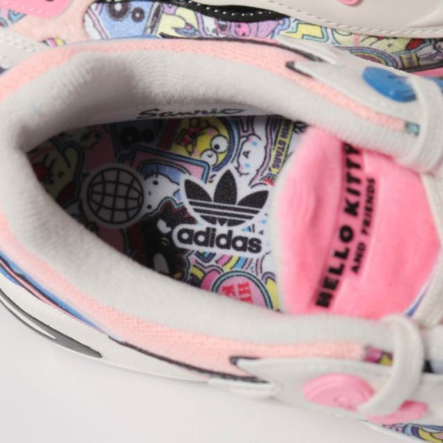 adidas(アディダス)のadidas  アディダス×HELLO KITTY AND FRIENDS レディースの靴/シューズ(スニーカー)の商品写真