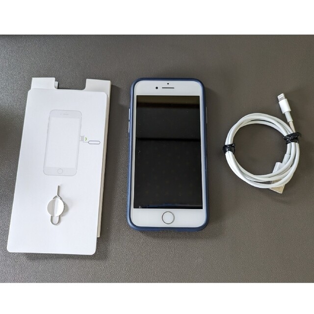 iPhone 7, Silver, 128GBスマートフォン/携帯電話