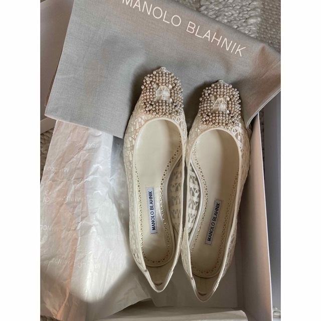 極美品♡MANOLO BLAHNIK　ローヒールパンプス　ハンギシ　パール