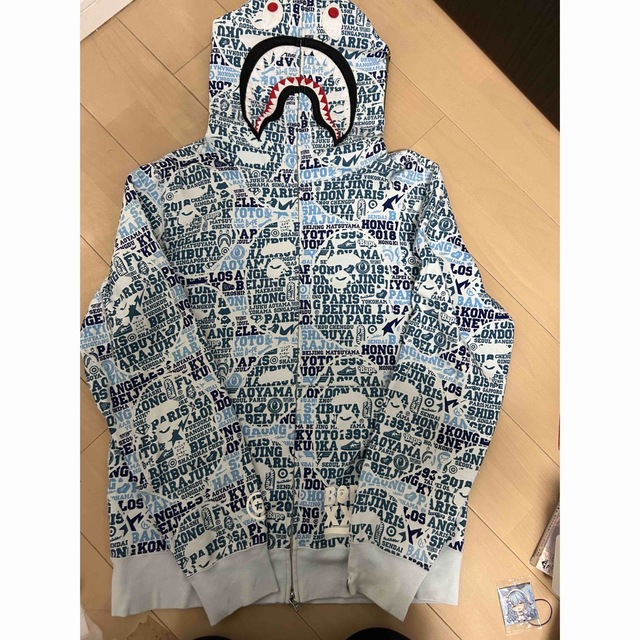 激レアXL！BAPE XXV CITIES CAMO シャーク パーカー 水色トップス