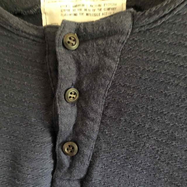 MORGAN HOMME(モルガンオム)のmorgan homme   日本製　ヘンリーネック　ネイビー　モルガンオム メンズのトップス(Tシャツ/カットソー(七分/長袖))の商品写真