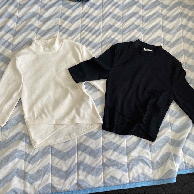 FOREVER 21(フォーエバートゥエンティーワン)のトップス2枚セット レディースのトップス(Tシャツ(半袖/袖なし))の商品写真