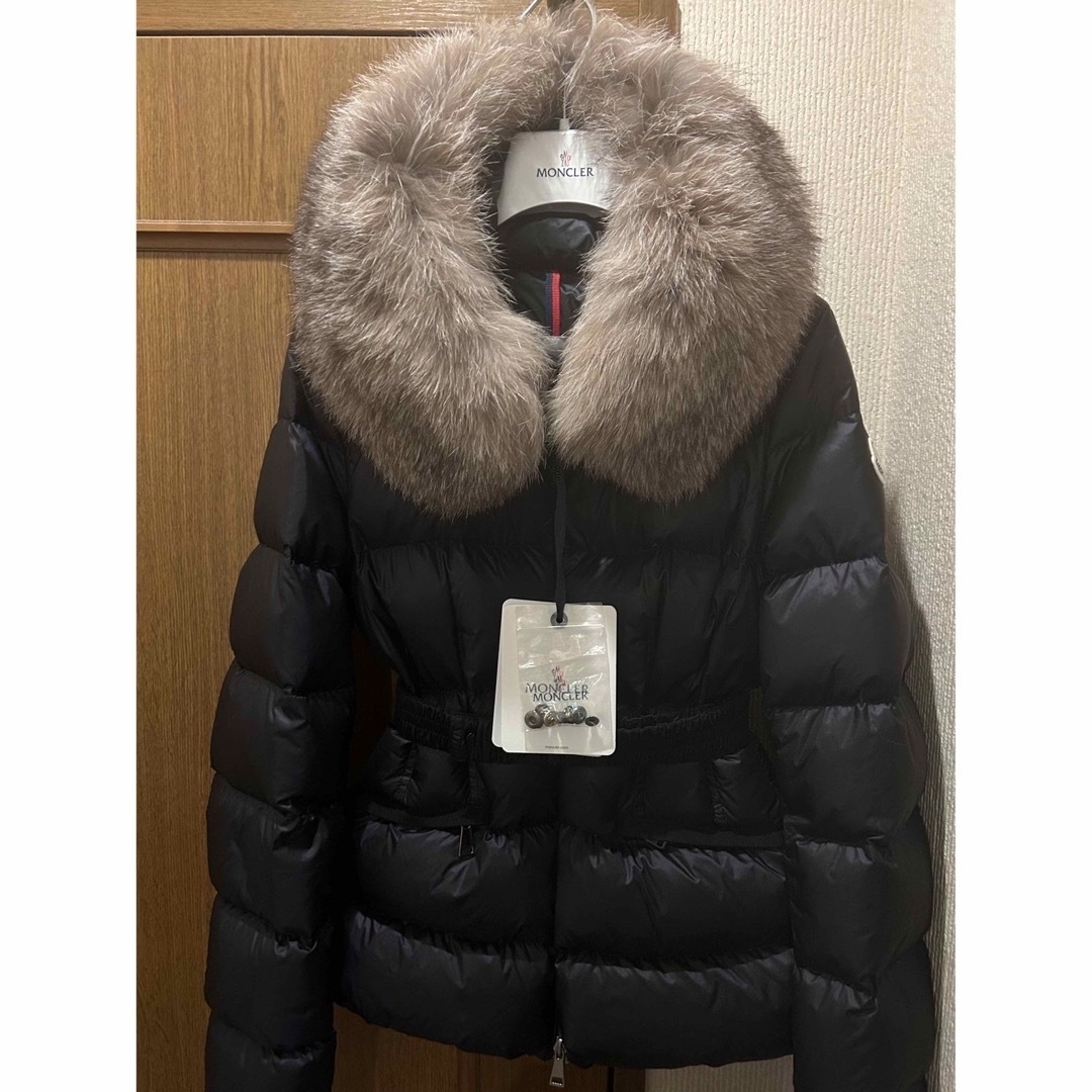 MONCLER(モンクレール)の美品 モンクレール BOED ゴージャスファー付き ブラック サイズ0  レディースのジャケット/アウター(ダウンジャケット)の商品写真