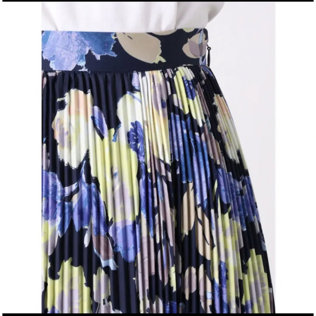 MERCURYDUO(マーキュリーデュオ)のMERCURYDUO フラワープリーツマキシスカート レディースのスカート(ロングスカート)の商品写真