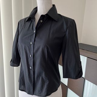 アルマーニエクスチェンジ(ARMANI EXCHANGE)のアルマーニ　エクスチェンジ　ブラックトップス(シャツ/ブラウス(半袖/袖なし))