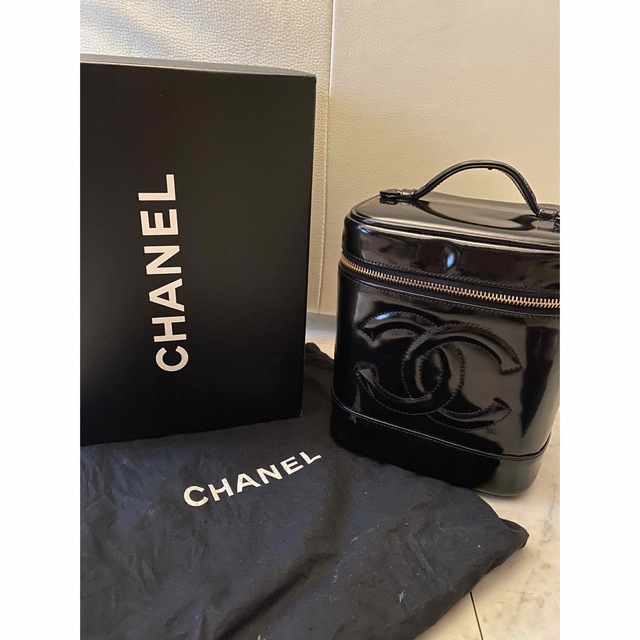 CHANEL シャネル ヴァニティ　化粧ポーチ　バニティバッグ　エナメル