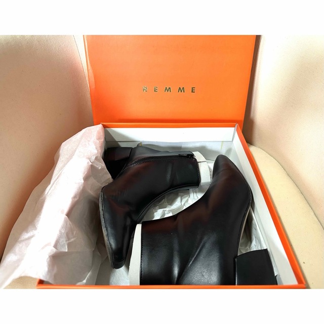 REMME(レメ)のREMMEレメ　スクエアトゥショートブーツ37ブラック レディースの靴/シューズ(ブーツ)の商品写真