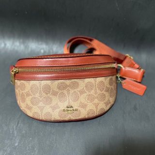 COACH(ボディバッグ/ウエストポーチ ・ ベージュ系)のフリマ COACH(ボディバッグ/ウエストポーチ ・ ベージュ系)のフリマ