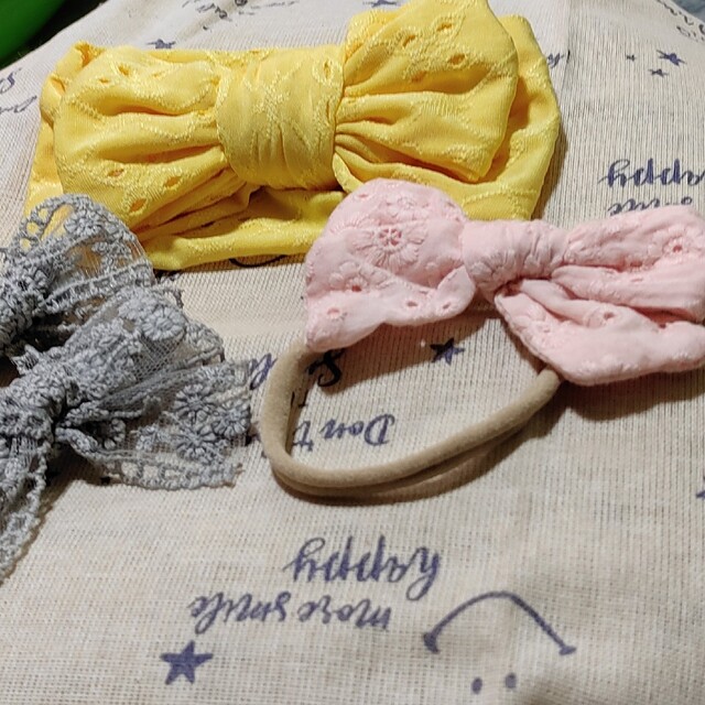 【＊ baby ＊】ヘッドバンド 3種セット 女の子 ヘアクリップ 刺繍 レース キッズ/ベビー/マタニティのこども用ファッション小物(その他)の商品写真