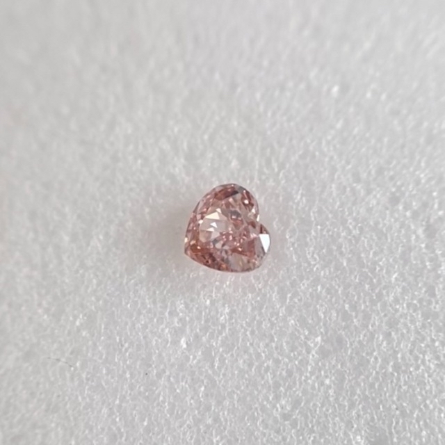 0.051ct 天然ピンクダイヤFANCY INTENSE PINK 4