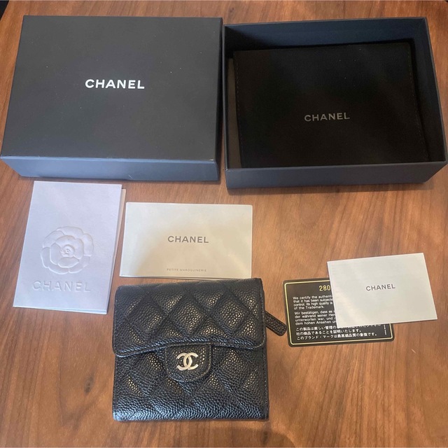 美品✨CHANEL 三つ折り財布