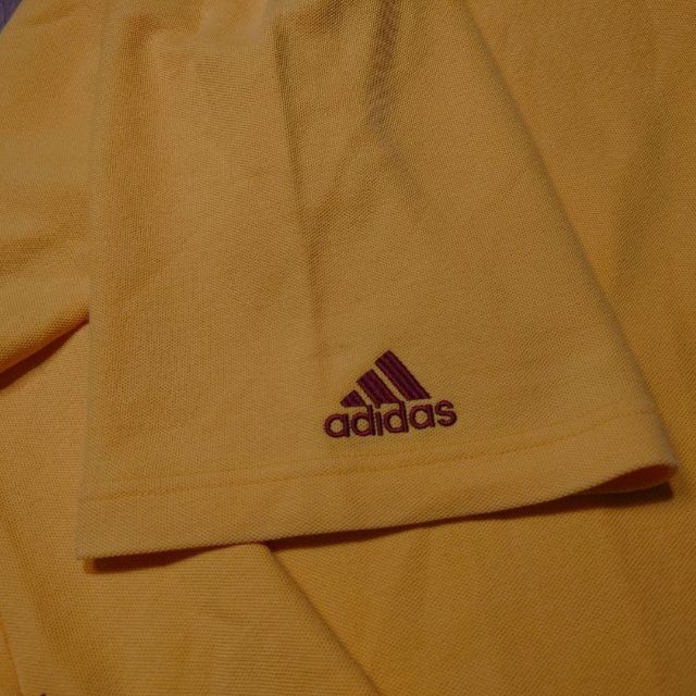 adidas(アディダス)の00s adidas　鹿子　無地Tシャツ　古着　アディダス　ワンポイント刺繍 メンズのトップス(Tシャツ/カットソー(半袖/袖なし))の商品写真