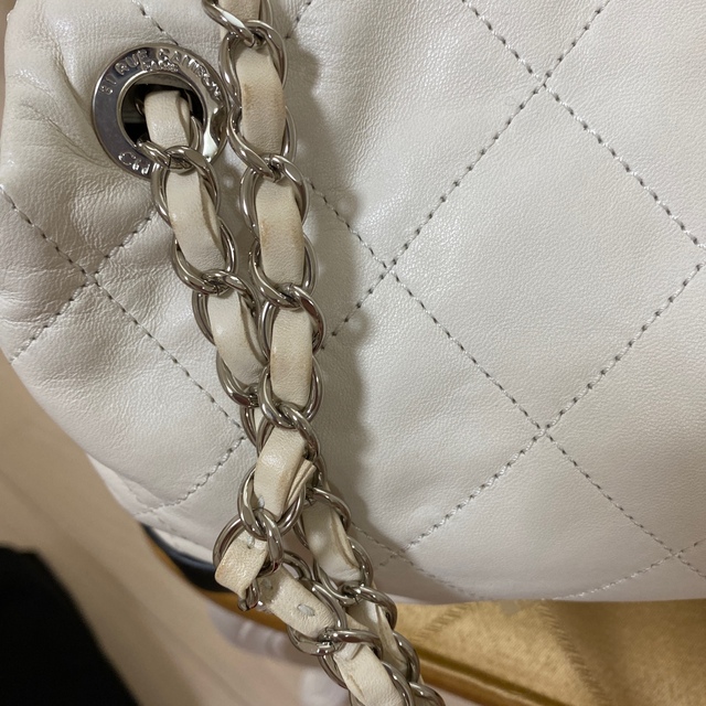 CHANEL(シャネル)のCHANEL BAG ラムスキンマトラッセ　本物 レディースのバッグ(ショルダーバッグ)の商品写真