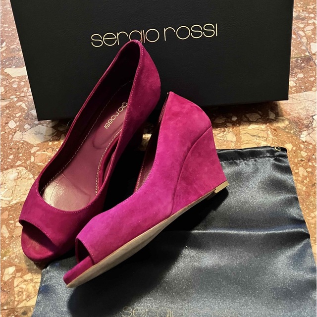 Sergio Rossi(セルジオロッシ)の値下げ　セルジオロッシ　美品　パープル　サイズ35 レディースの靴/シューズ(ハイヒール/パンプス)の商品写真