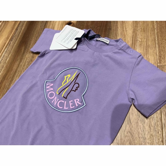 MONCLER(モンクレール)のモンクレール　キッズ　Tシャツ　3A キッズ/ベビー/マタニティのキッズ服女の子用(90cm~)(Tシャツ/カットソー)の商品写真
