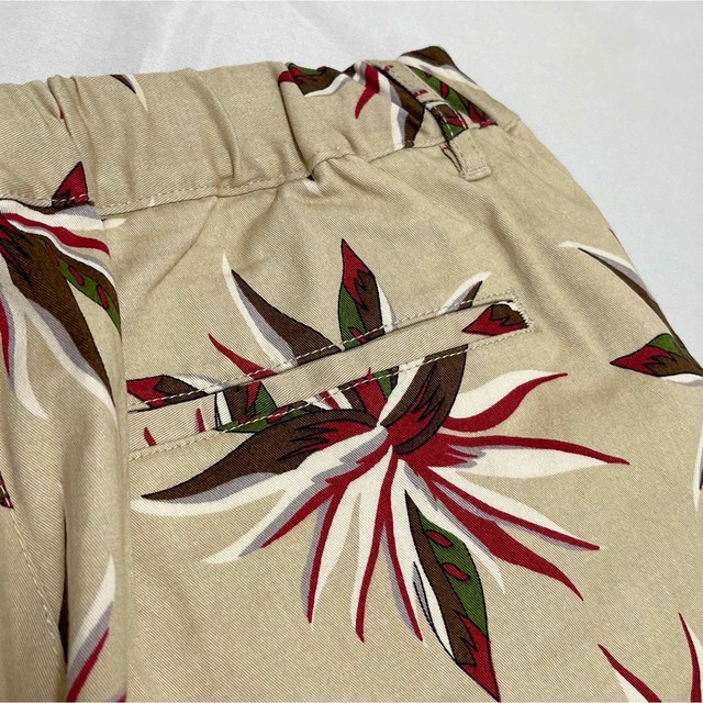AZUL by moussy(アズールバイマウジー)のボタニカル ベージュ AZUL  ハーフパンツ  メンズのパンツ(ショートパンツ)の商品写真