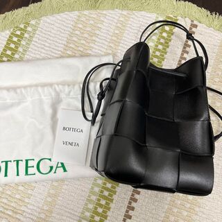 ボッテガ(Bottega Veneta) ショルダーバッグ(レディース)（ブラック 