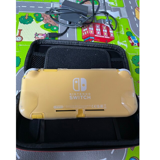 Nintendo Switch(ニンテンドースイッチ)の《まさとさま様専用》Nintendo switch　light　新品同様 エンタメ/ホビーのゲームソフト/ゲーム機本体(携帯用ゲーム機本体)の商品写真