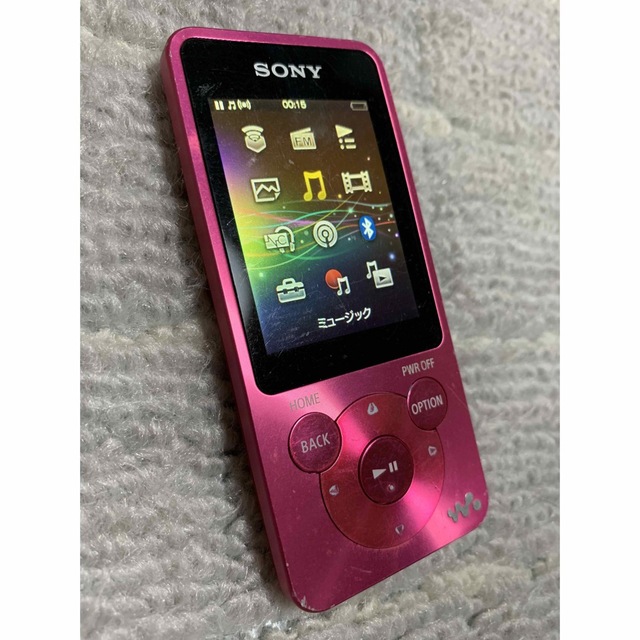 WALKMAN(ウォークマン)のSONY WALKMAN ピンク  完動品 スマホ/家電/カメラのオーディオ機器(ポータブルプレーヤー)の商品写真