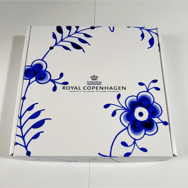 ROYAL COPENHAGEN(ロイヤルコペンハーゲン)のロイヤルコペンハーゲン　ブルーフルーテッド　メガ　スクエアディッシュ インテリア/住まい/日用品のキッチン/食器(食器)の商品写真