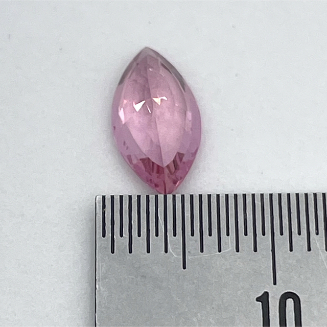 パパラチャサファイア　ルース　約1.3ct マーキース ハンドメイドの素材/材料(各種パーツ)の商品写真