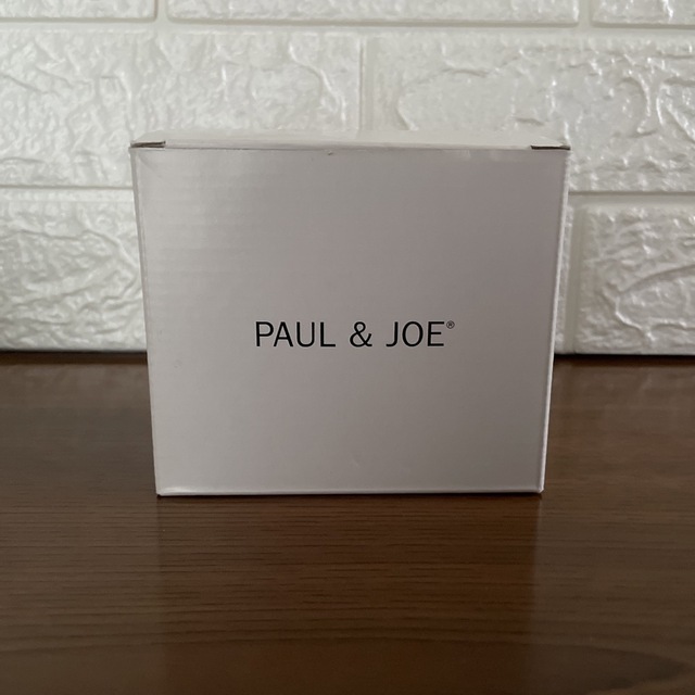 PAUL & JOE(ポールアンドジョー)のPAUL&JOE  マグカップ　新品　鹿絵柄　シカ　鹿柄　ポール&ジョー　日本製 インテリア/住まい/日用品のキッチン/食器(グラス/カップ)の商品写真