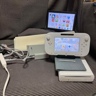 ウィーユー(Wii U)のWII U 32GB  H678.F272  スーパーマリオメーカー内蔵(家庭用ゲーム機本体)