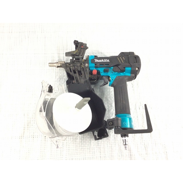 ☆品☆makita マキタ 50mm 高圧エア釘打機 AN534HM 青/ブルー エア釘打ち機 ロール釘打ち機 ロール釘打機 コイルネイラー 71547