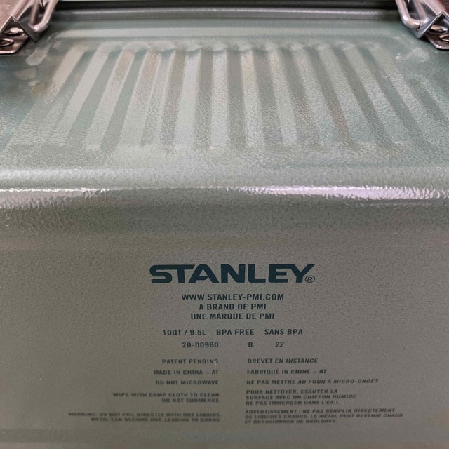 Stanley(スタンレー)のスタンレー ランチボックス 9.5L グリーン（新品・未使用） スポーツ/アウトドアのスポーツ/アウトドア その他(その他)の商品写真