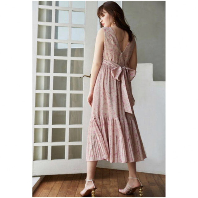 Herlipto Pleated Floral Midi Dress 1