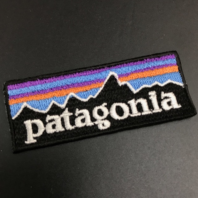 patagonia(パタゴニア)の70×28mm PATAGONIA フィッツロイロゴ アイロンワッペン -62 ハンドメイドの素材/材料(各種パーツ)の商品写真