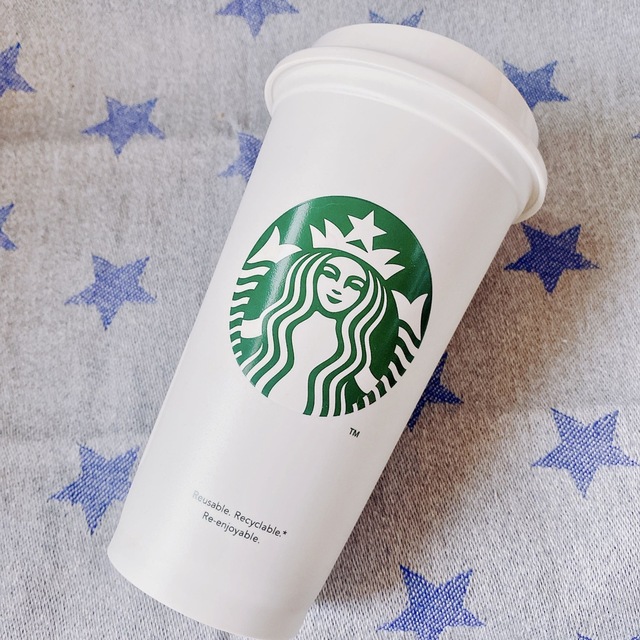 Starbucks Coffee(スターバックスコーヒー)の［新品］リユーザブルカップ(グランデサイズ)② インテリア/住まい/日用品のキッチン/食器(タンブラー)の商品写真