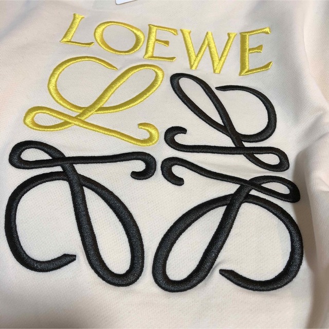 LOEWE(ロエベ)の【新品未使用品】LOEWE トレーナー　アナグラム　Mサイズ メンズのトップス(スウェット)の商品写真