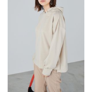 ユニクロ(UNIQLO)の【未使用タグなし】Chaco closet 薄手 スリットパーカー(パーカー)