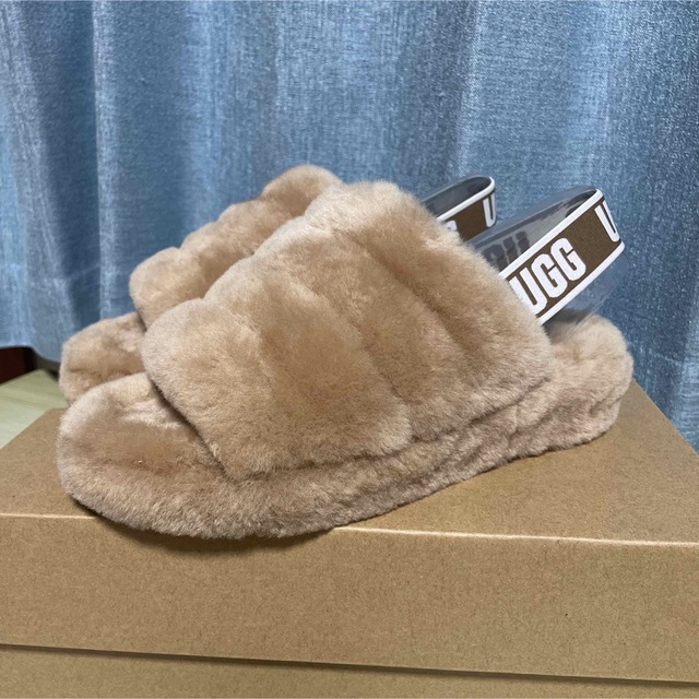 UGG アグ フラッフイヤーサンダル 24cm