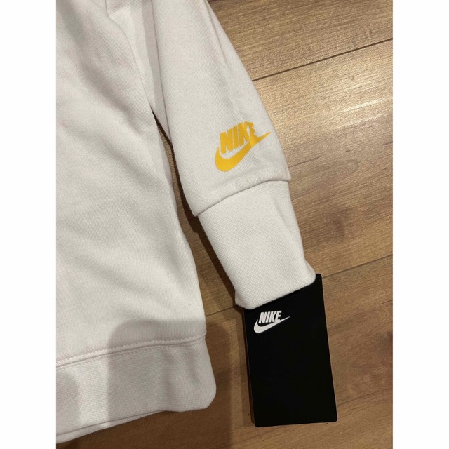 NIKE(ナイキ)のNIKE トレーナー 3T キッズ/ベビー/マタニティのキッズ服女の子用(90cm~)(Tシャツ/カットソー)の商品写真