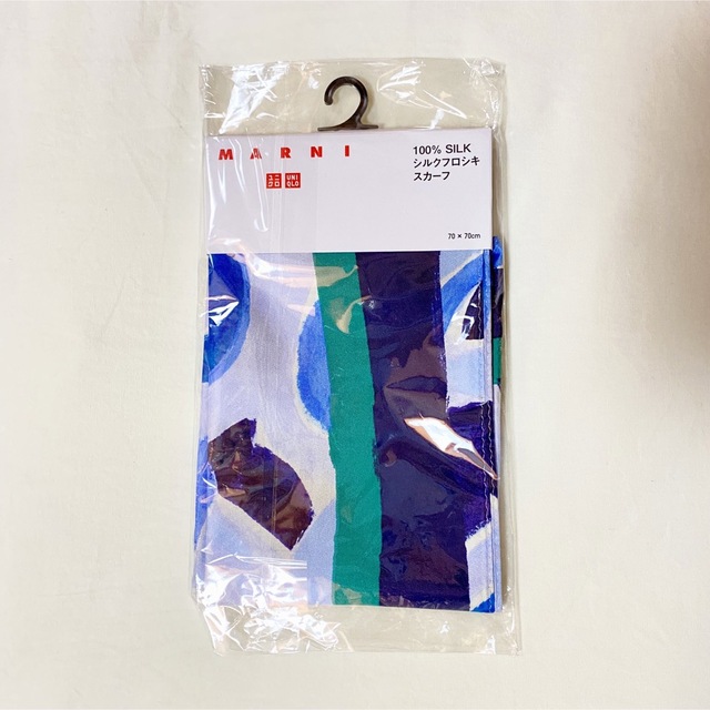 UNIQLO(ユニクロ)の新品未開封✨ユニクロ UNIQLO マルニ marni シルク スカーフ レディースのファッション小物(バンダナ/スカーフ)の商品写真