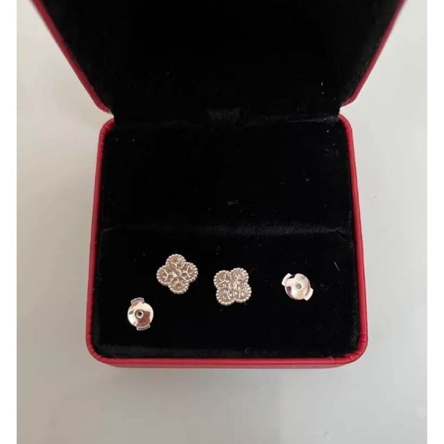 Van Cleef & Arpels - k18WG 四葉ピアス スウィート ピアスの通販 by
