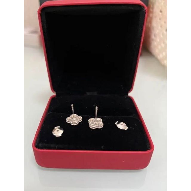 Van Cleef & Arpels - k18WG 四葉ピアス スウィート ピアスの通販 by