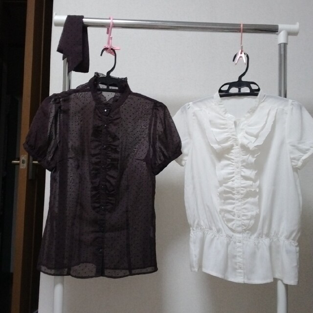 レディースブラウス　２枚 レディースのトップス(シャツ/ブラウス(半袖/袖なし))の商品写真