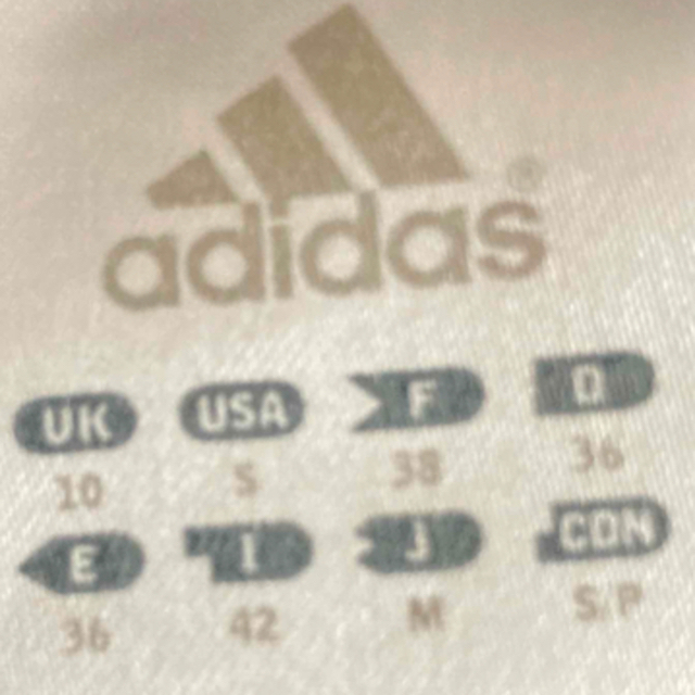 adidas(アディダス)のアディダスTシャツ　M スポーツ/アウトドアのランニング(ウェア)の商品写真